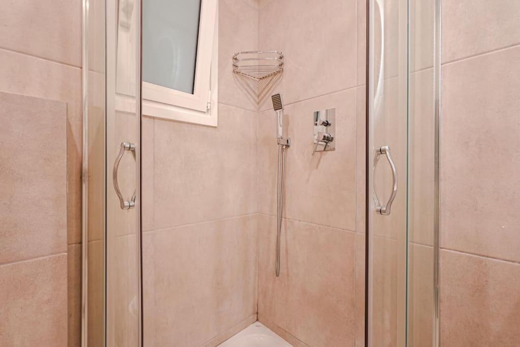 Syntagma Square, 60Sqm Dream Suite Athens Luaran gambar