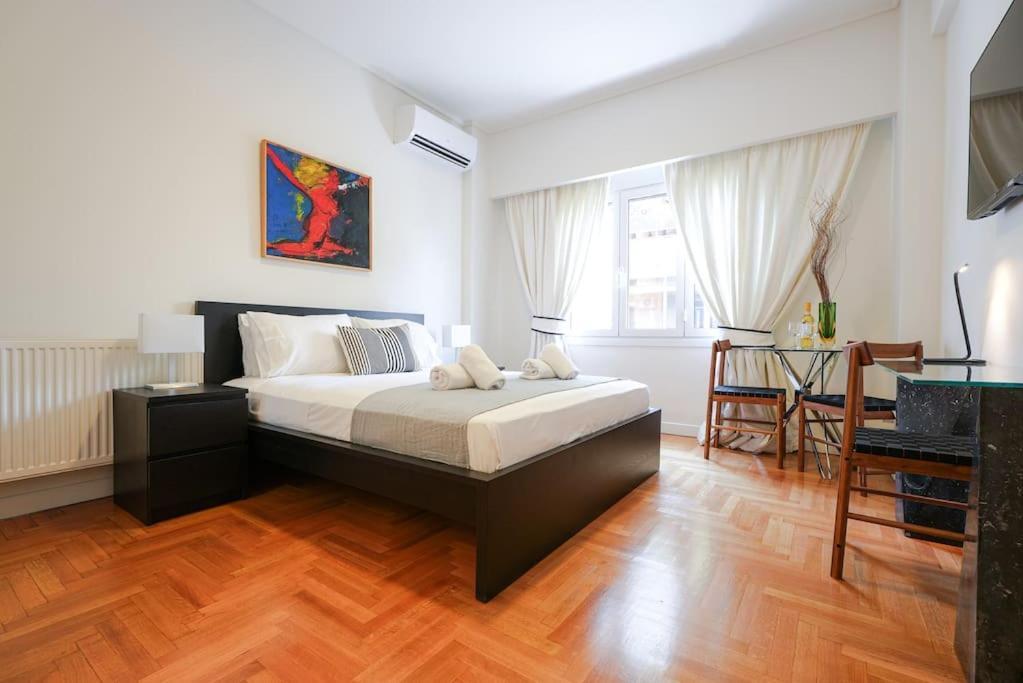 Syntagma Square, 60Sqm Dream Suite Athens Luaran gambar